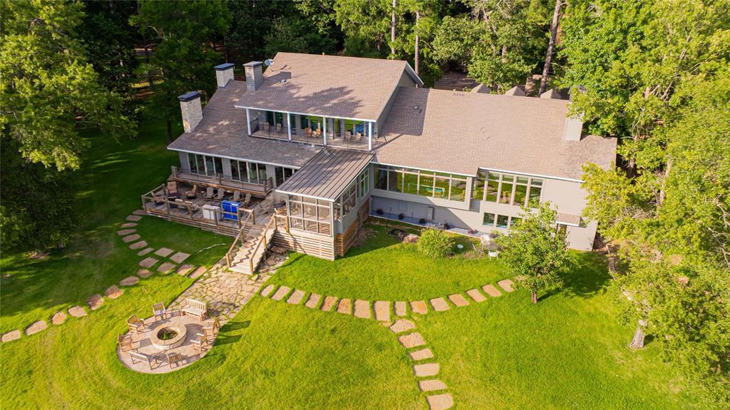 582 Windy Point Drive