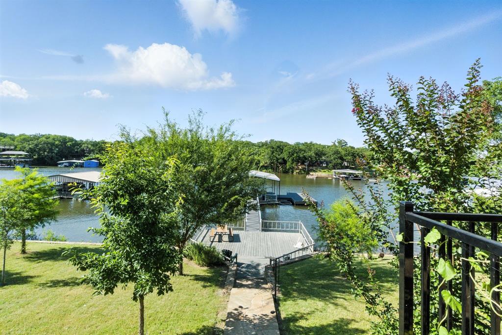 216 Private Road 1735