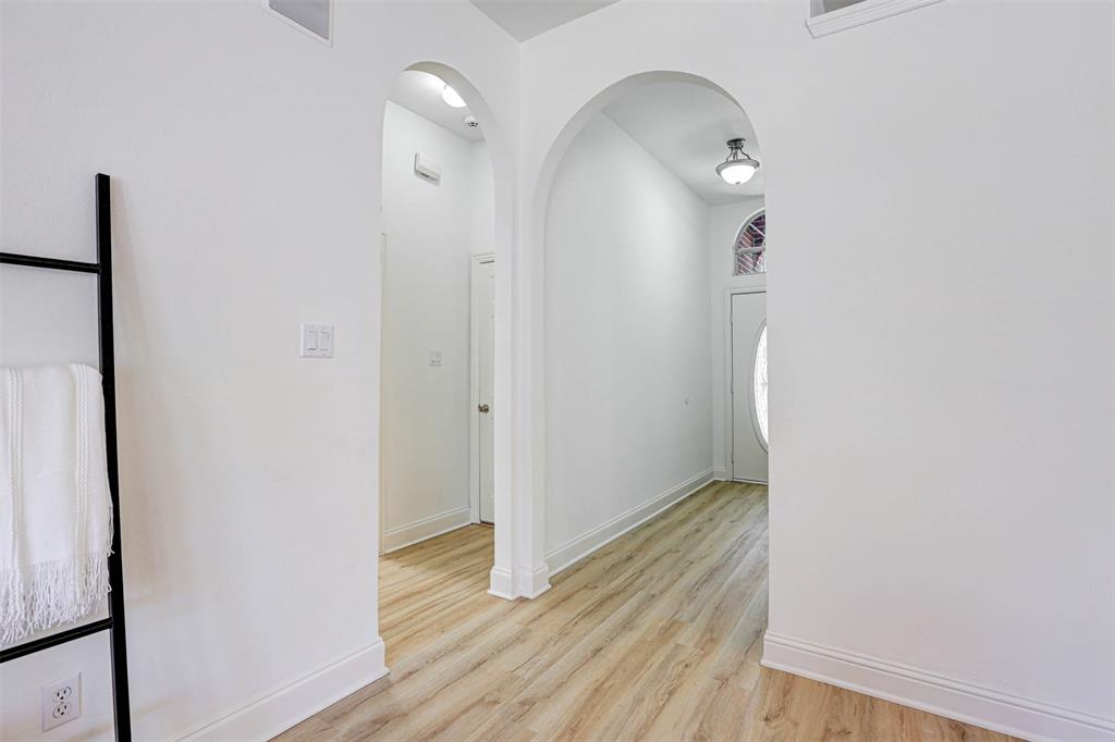 512 Surry Court