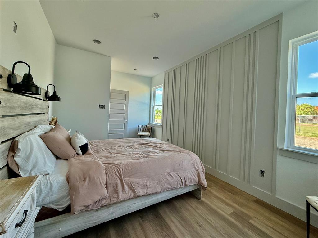 Lawn Place 01 - Residential