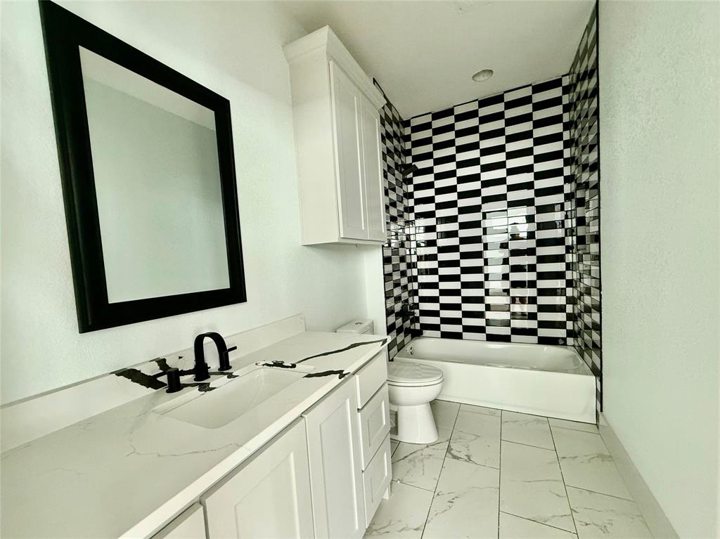 Lawn Place 01 - Residential