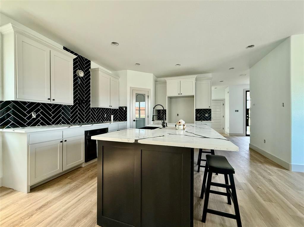 Lawn Place 01 - Residential