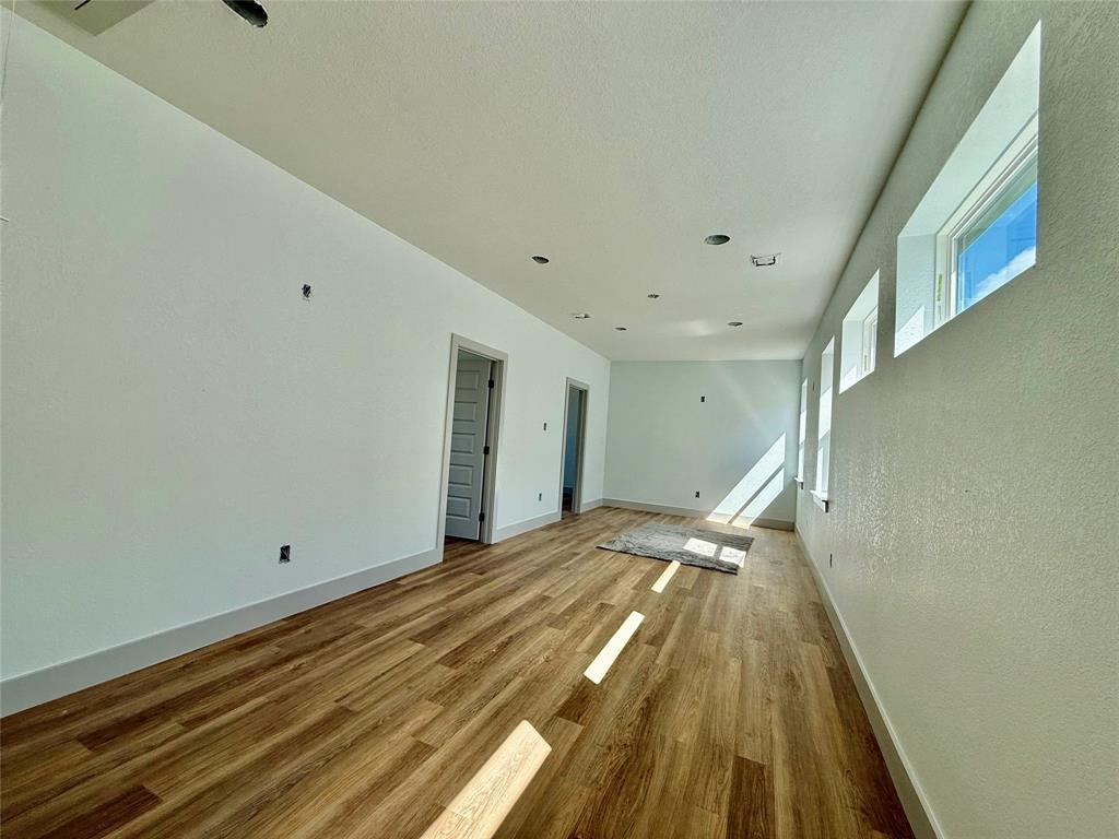 Lawn Place 01 - Residential