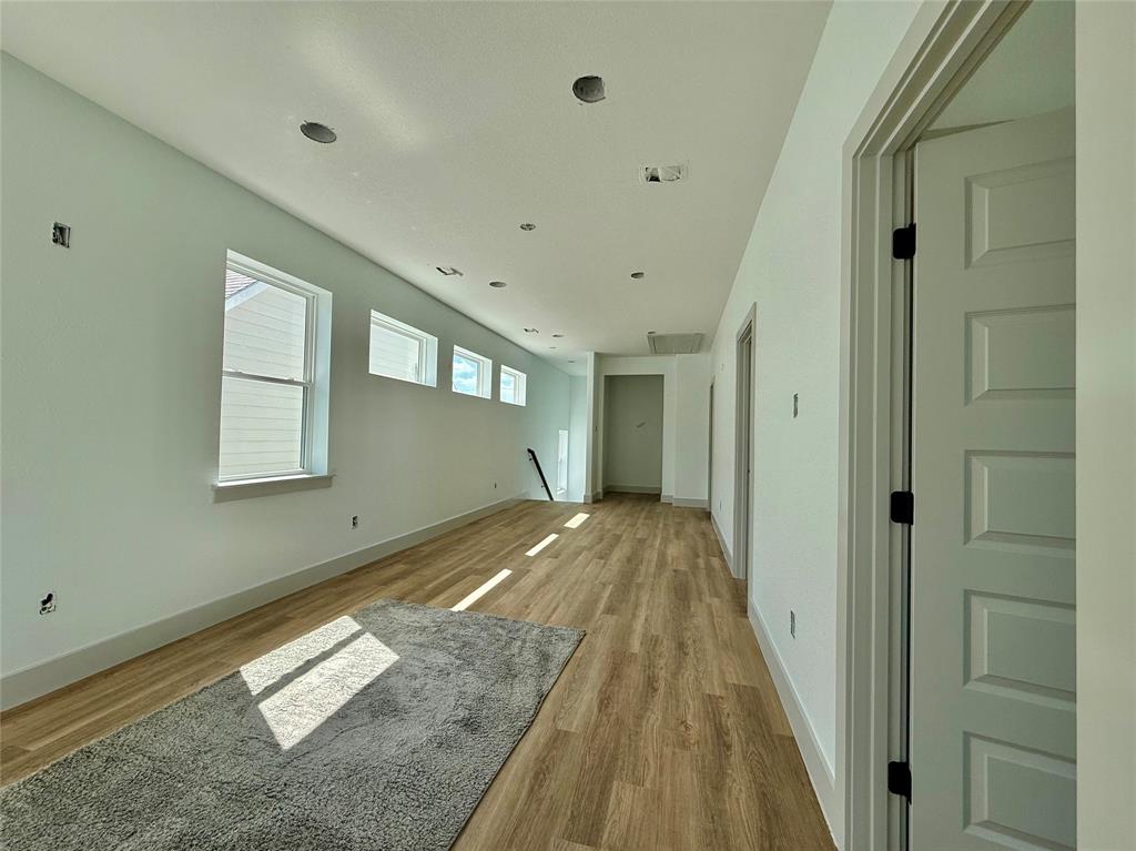 Lawn Place 01 - Residential
