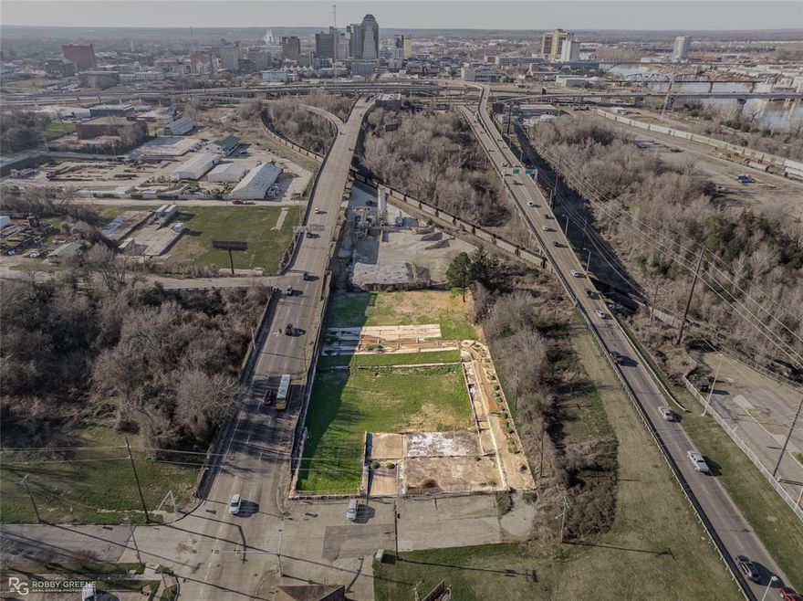 Strategic raw land location South of downtown Shreveport with quick access to the I20 corridor. Daily traffic count on market street of 26,000. Less than 1 mile from the Shreveport VA Hospital.