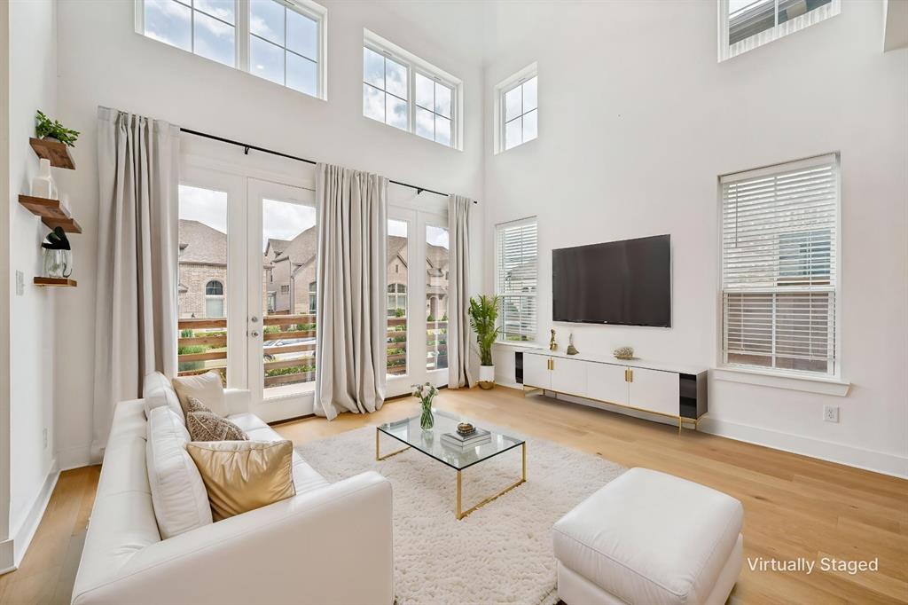 8117 Yellow Brick Pass