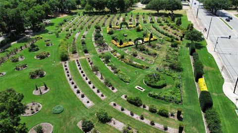 A home in Farmers Branch