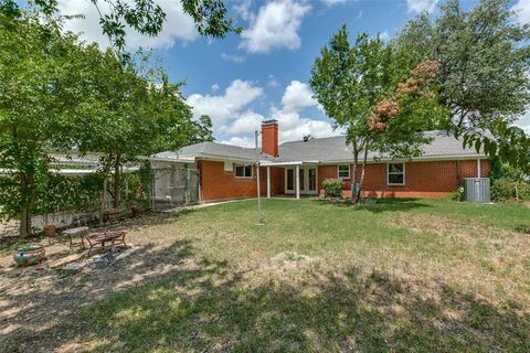 A home in Farmers Branch