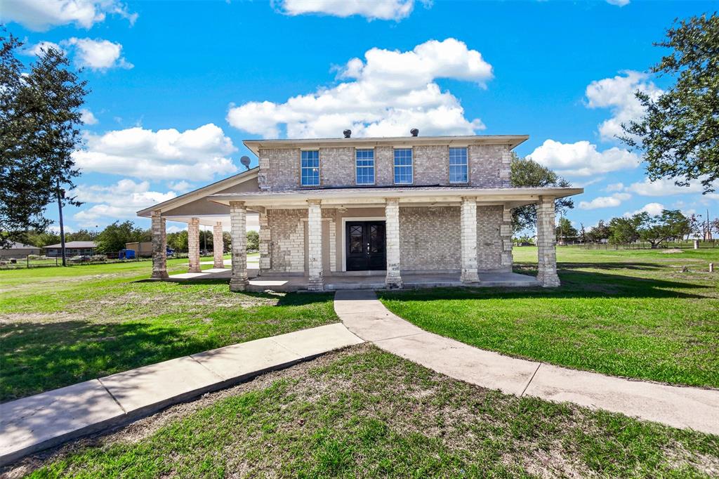 3594 NE County Road 190