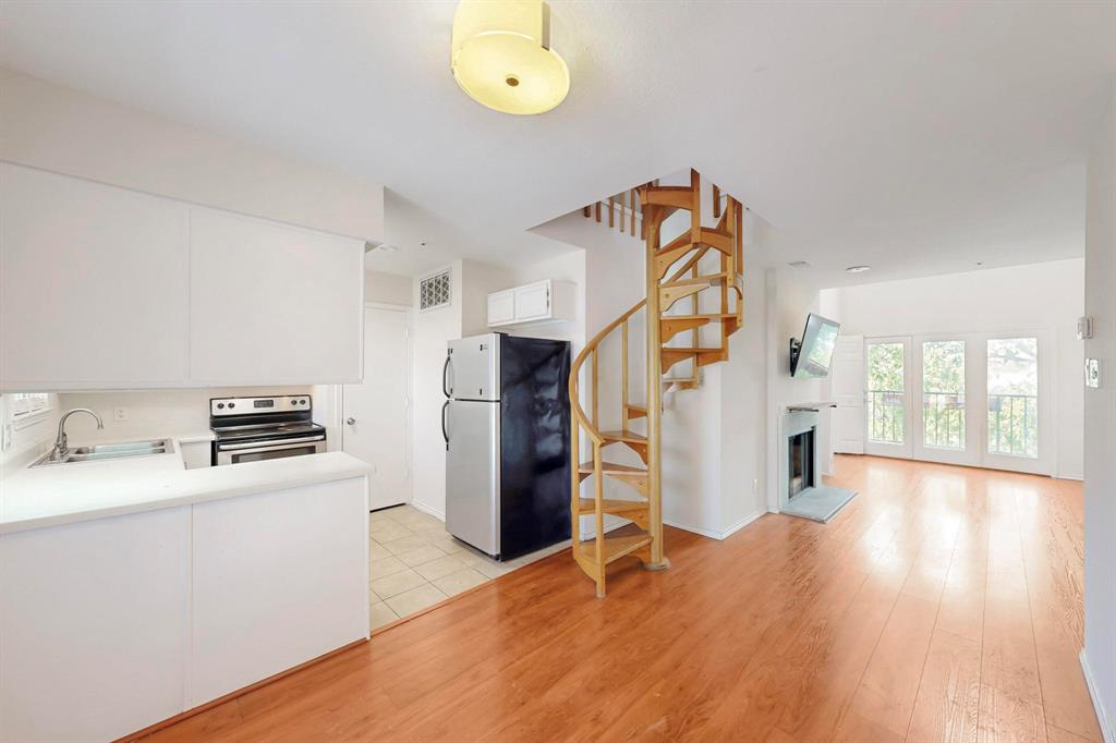 4303 Buena Vista Street 306