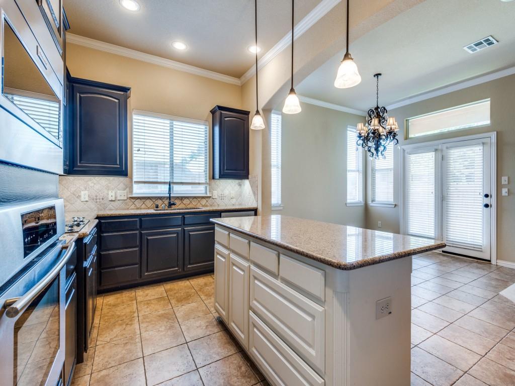1902 Fountain Wood Drive