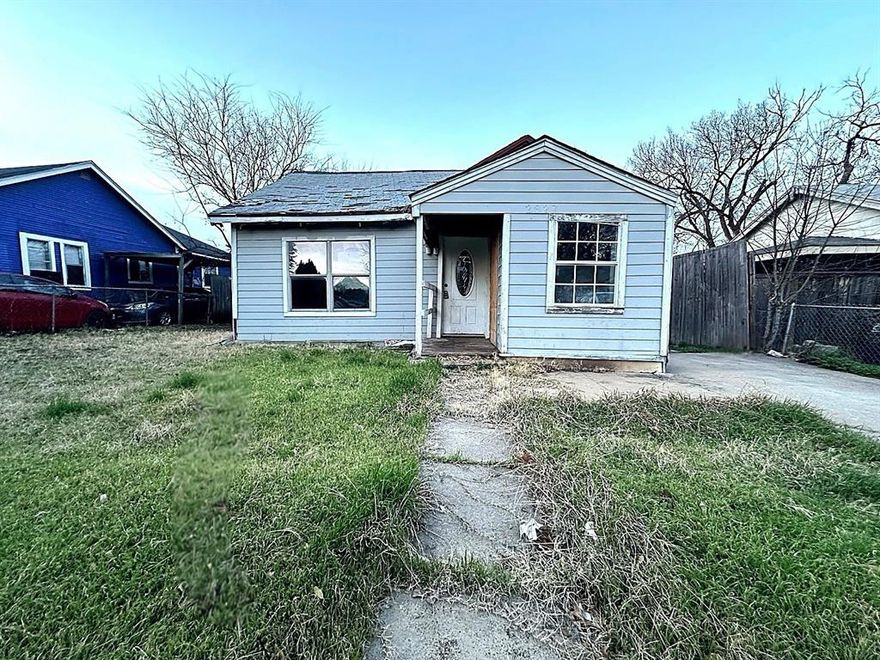 Prime investment opportunity in Dallas just 15 minutes from Downtown. Situated on a 6,521 sq ft lot, this property offers exceptional upside for investors or builders. The existing 550 sq ft home requires extensive renovation and is being sold as-is, cash only. With convenient access to major highways and city amenities, this is a value-add opportunity in a growing area. Bring your vision and unlock the potential!