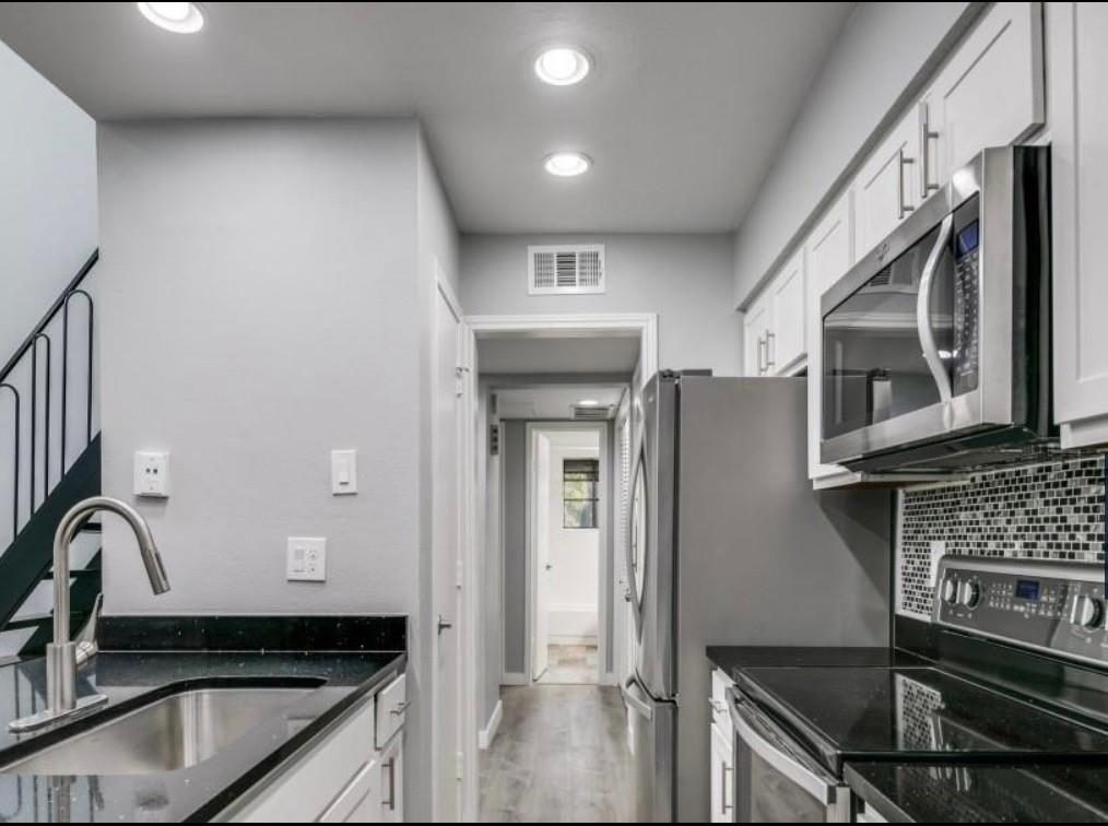 Holly Glen Condos - Residential Lease