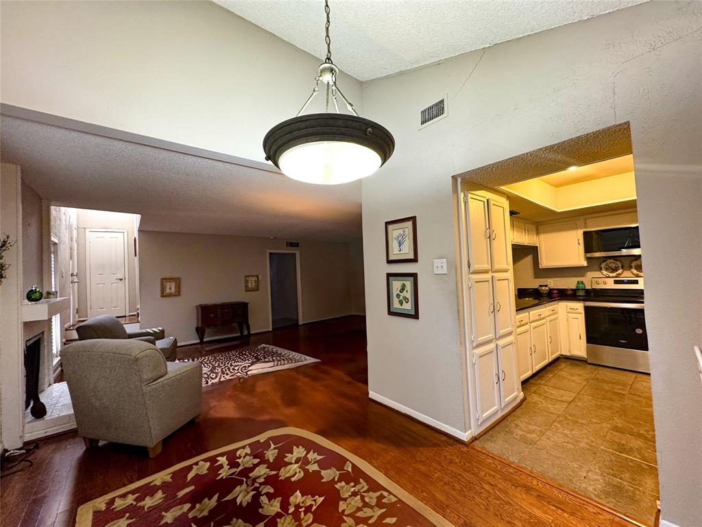 2721 Meadowstone Court