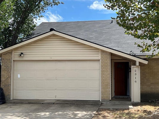 2316 MONTCLAIR CIR, CARROLLTON, TX 75007 - Image 579bc5ee3d9e2f225d6b8a70a8c0d384/4112659511