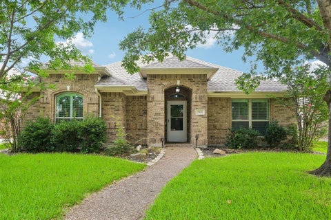Photo of 5212 Crossvine Lane, McKinney, TX 75070 (MLS # 21331487)