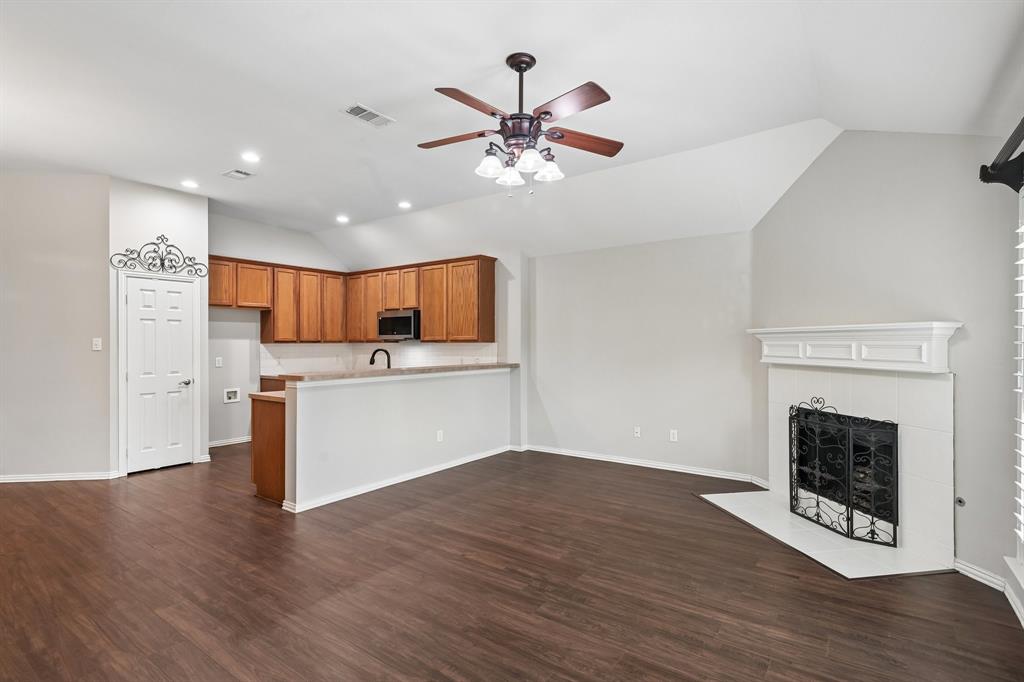 5212 Crossvine Lane