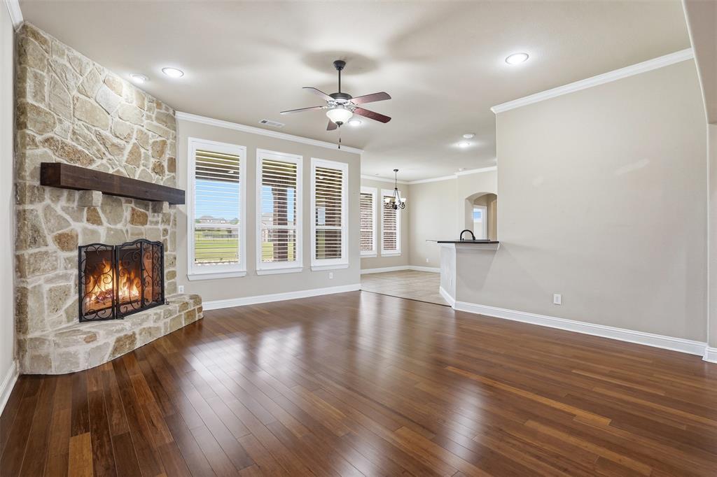 Mustang Pointe - Residential