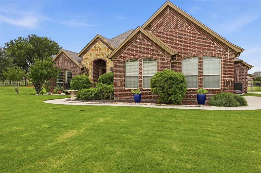 Mustang Pointe - Residential