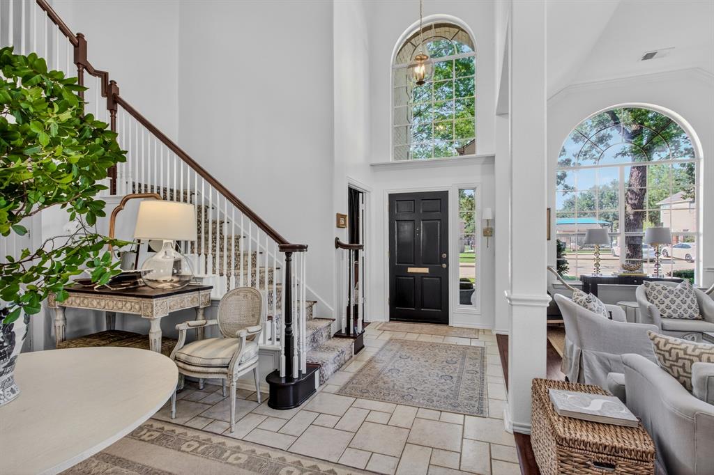 824 Forest Lakes Drive
