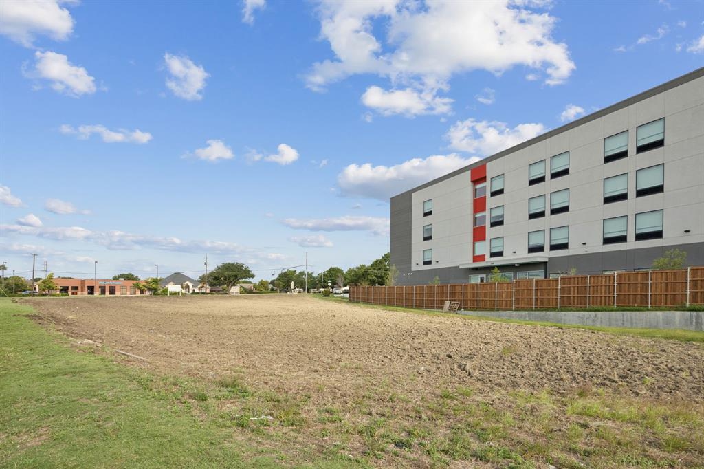 Premier Ruisseau Add 1 - Commercial Sale