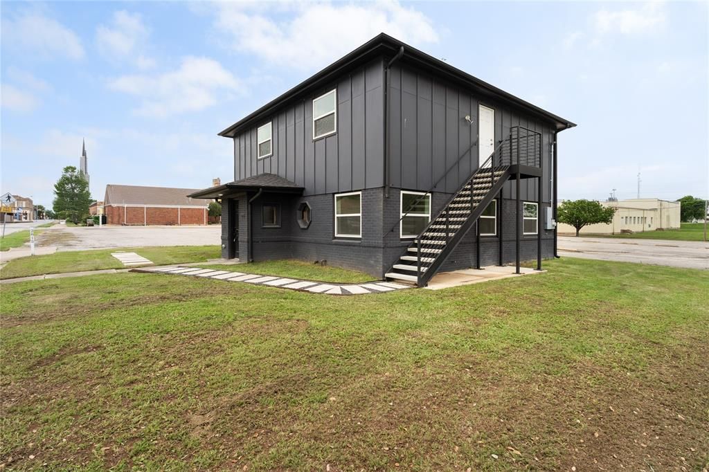 Photo of 2815 Wesley Street, Greenville, TX 75401 (MLS # 21251683)