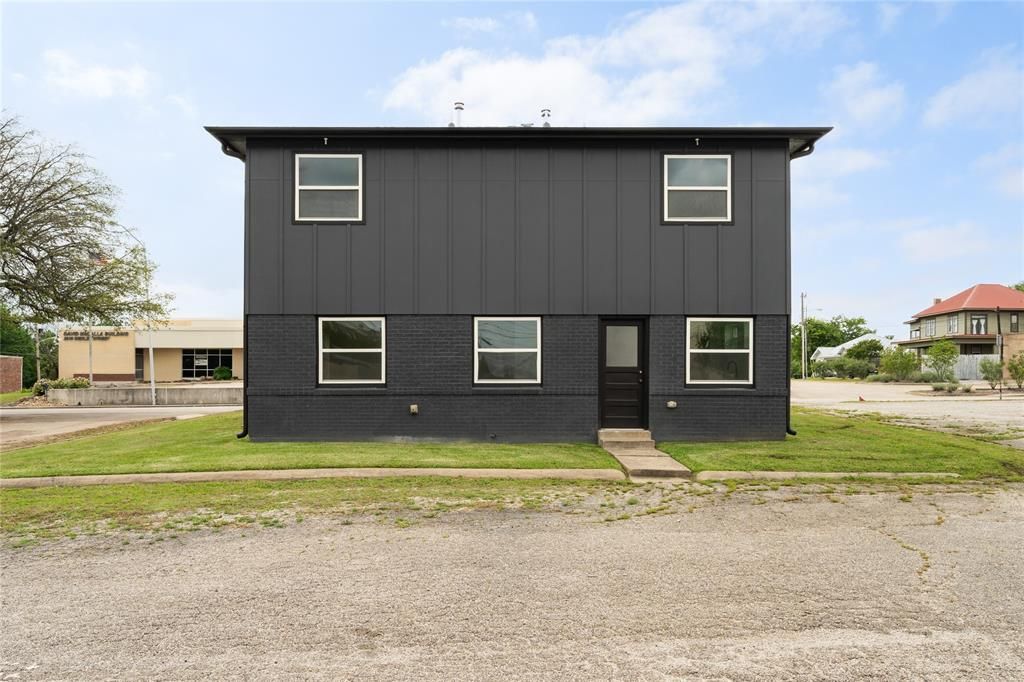 Photo of 2815 Wesley Street, Greenville, TX 75401 (MLS # 21251683)