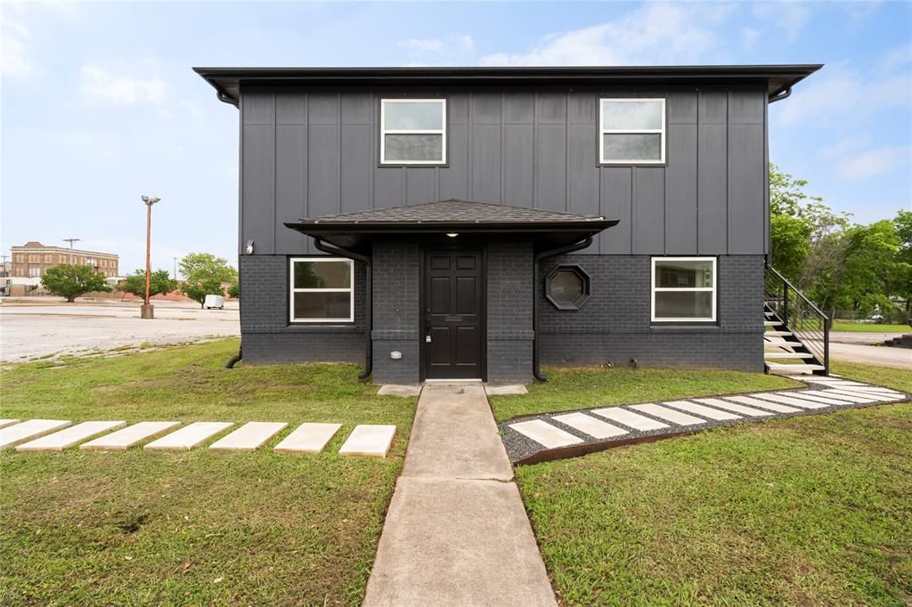 Photo of 2815 Wesley Street, Greenville, TX 75401 (MLS # 21251683)