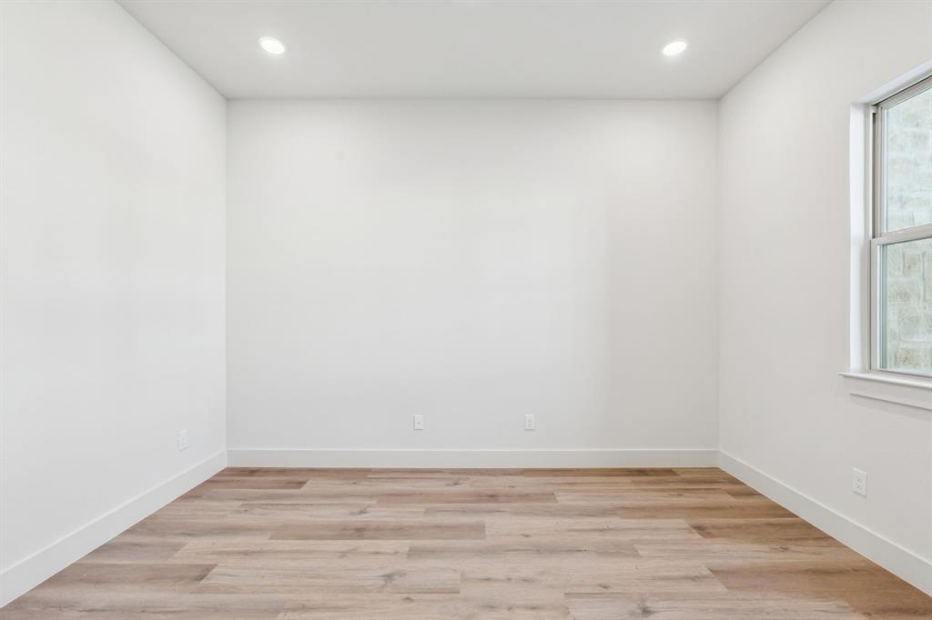 Lewisville Water's Edge II Condominium - Residential