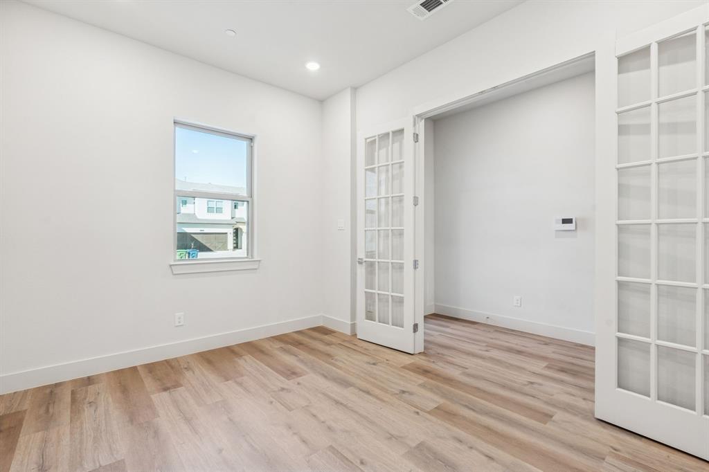 Lewisville Water's Edge II Condominium - Residential