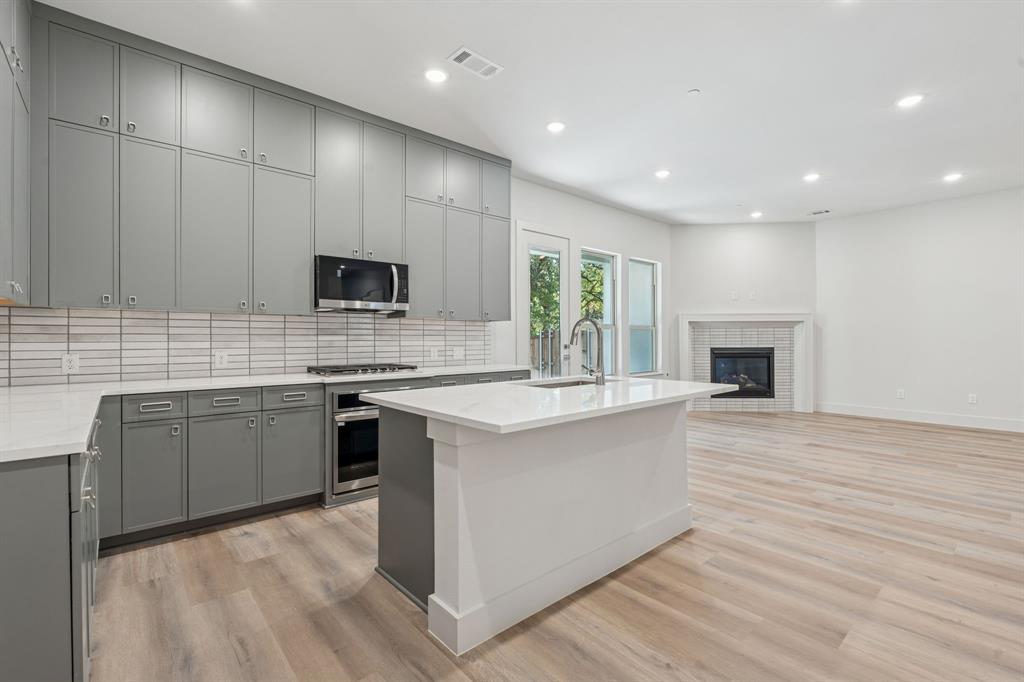 Lewisville Water's Edge II Condominium - Residential