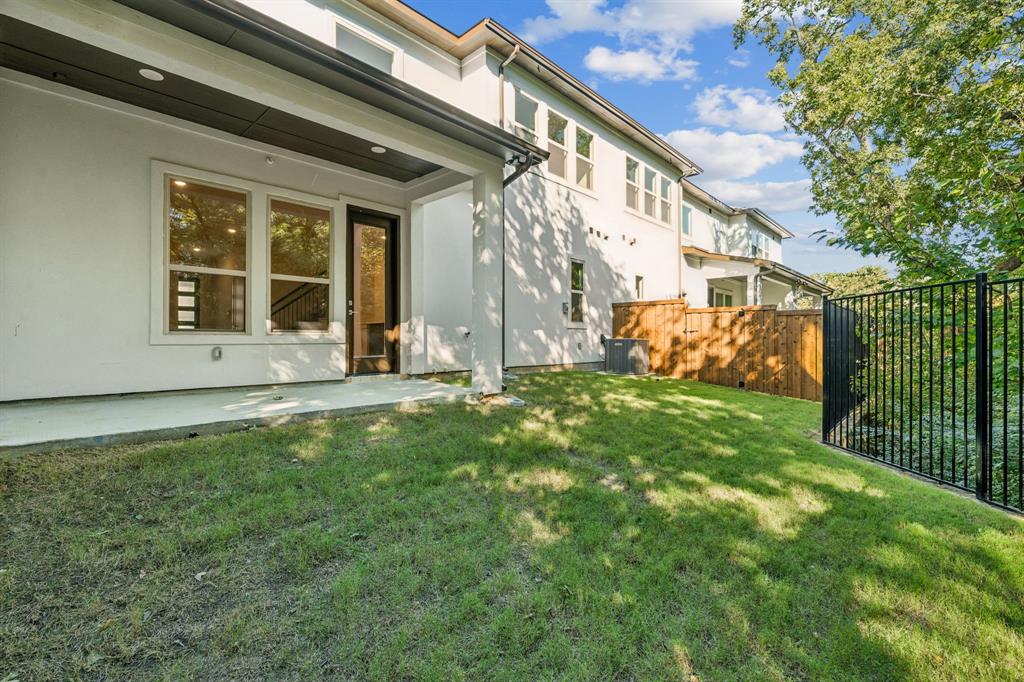 Lewisville Water's Edge II Condominium - Residential