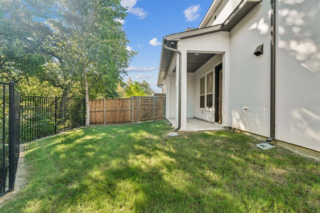 Lewisville Water's Edge II Condominium - Residential