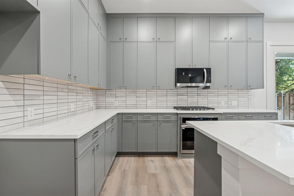 Lewisville Water's Edge II Condominium - Residential