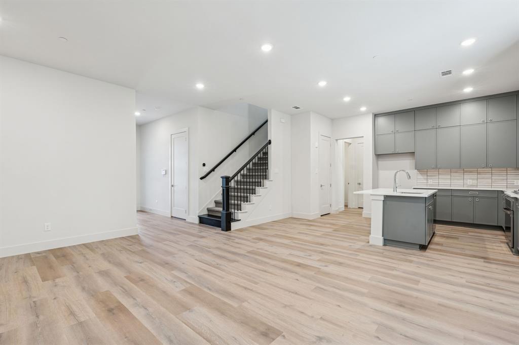 Lewisville Water's Edge II Condominium - Residential