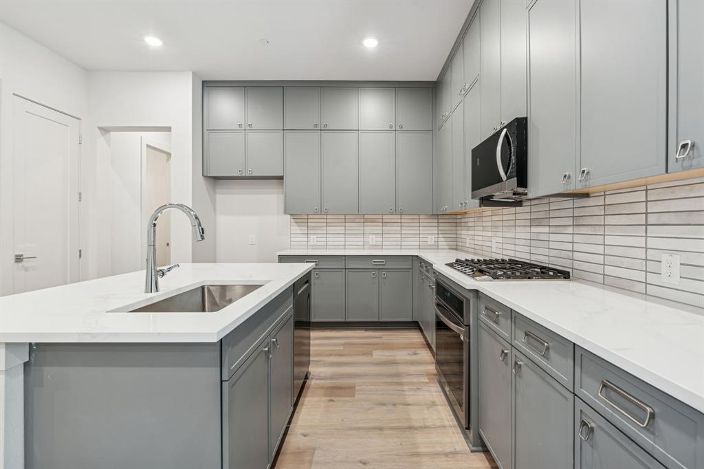 Lewisville Water's Edge II Condominium - Residential