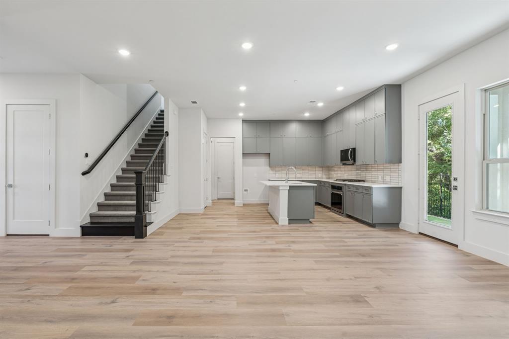 Lewisville Water's Edge II Condominium - Residential