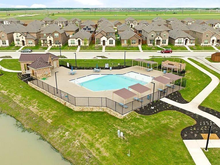 Homeplace At The Columns, The - Residential Lease