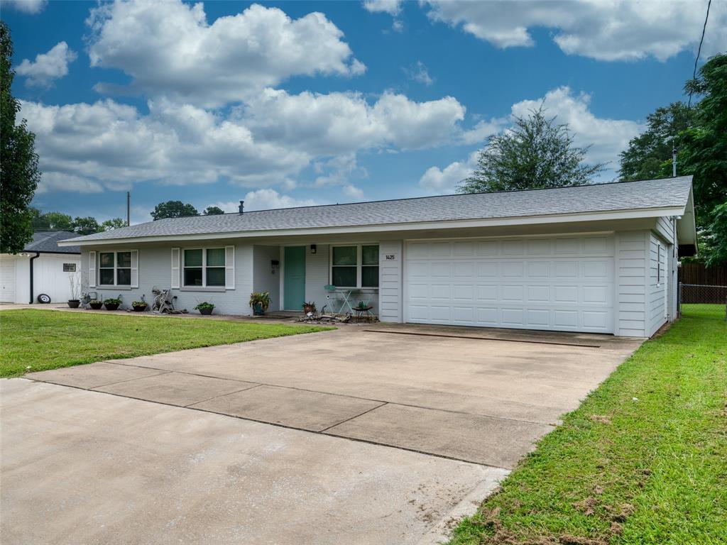 1425 Easy Street
