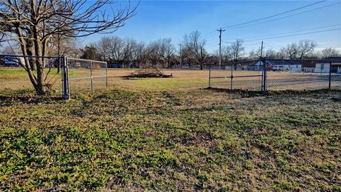 Tiny photo for 404 S Hall Street, Montague, TX 76251 (MLS # 21198154)