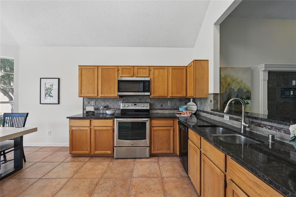 Flower Mound, Texas 75028, United States, 3 Bedrooms Bedrooms, ,2 BathroomsBathrooms,Residential,Pending,122327