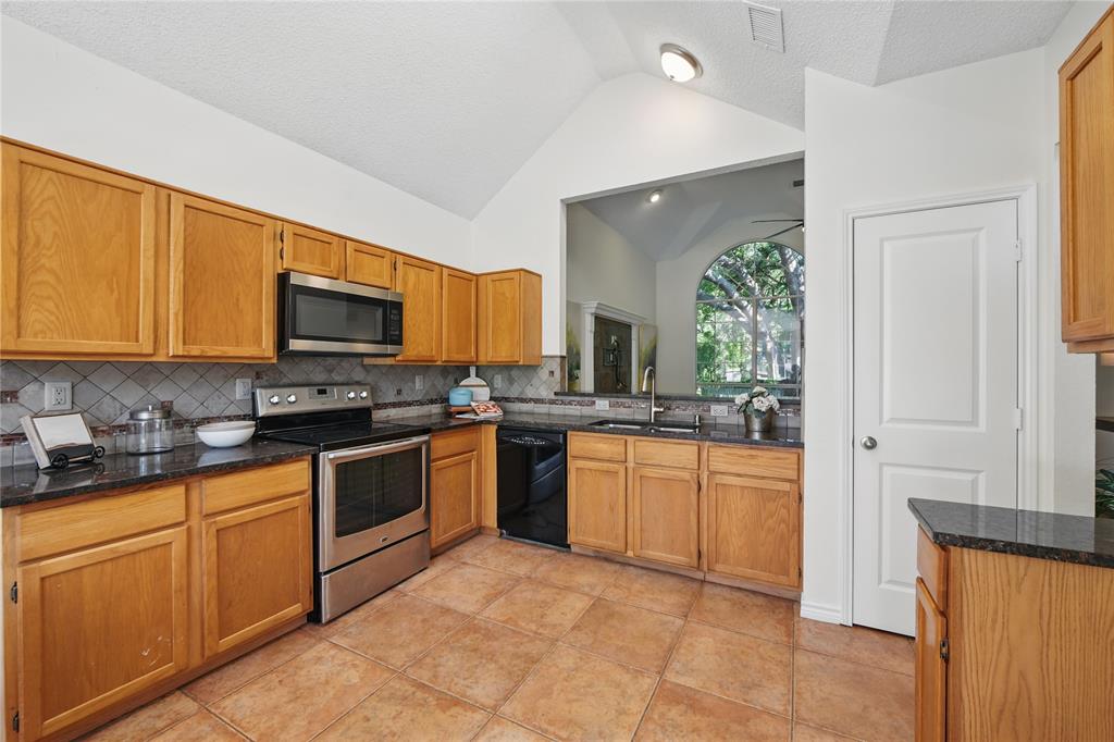 Flower Mound, Texas 75028, United States, 3 Bedrooms Bedrooms, ,2 BathroomsBathrooms,Residential,Pending,122327