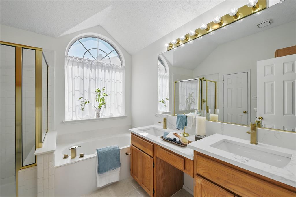 Flower Mound, Texas 75028, United States, 3 Bedrooms Bedrooms, ,2 BathroomsBathrooms,Residential,Pending,122327