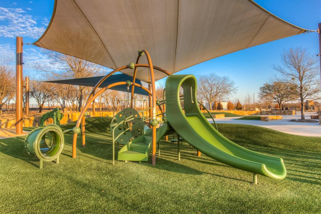 Canyon Falls 70S - Residential