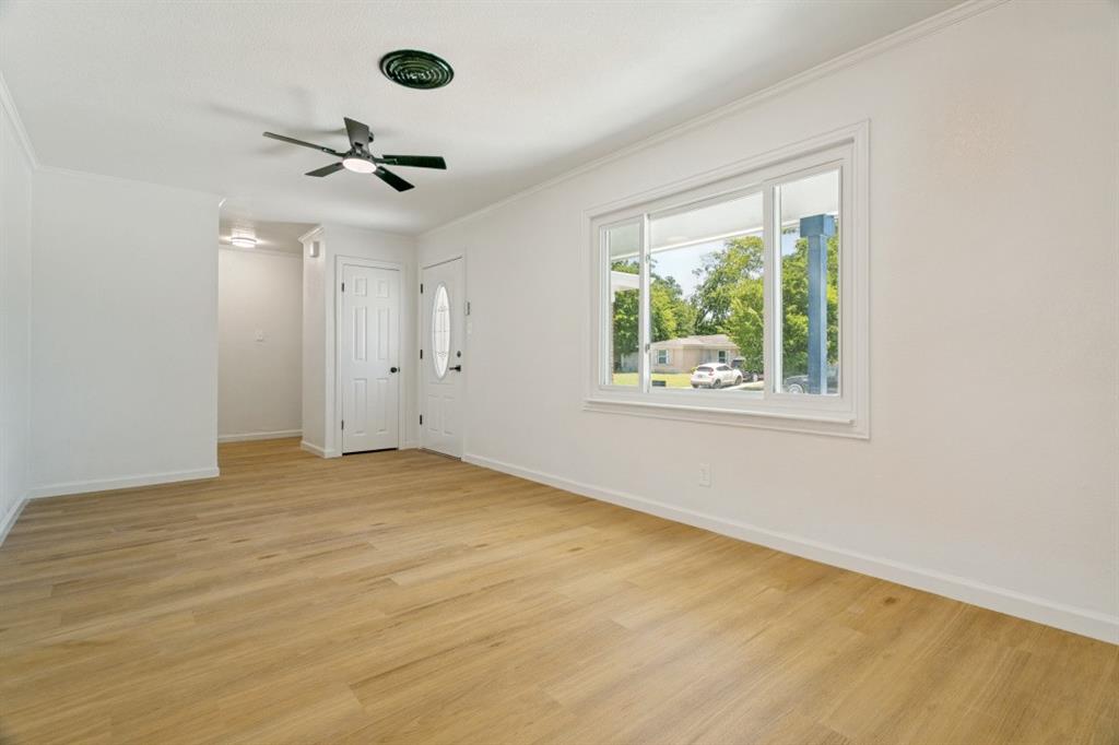 748 Oak Drive