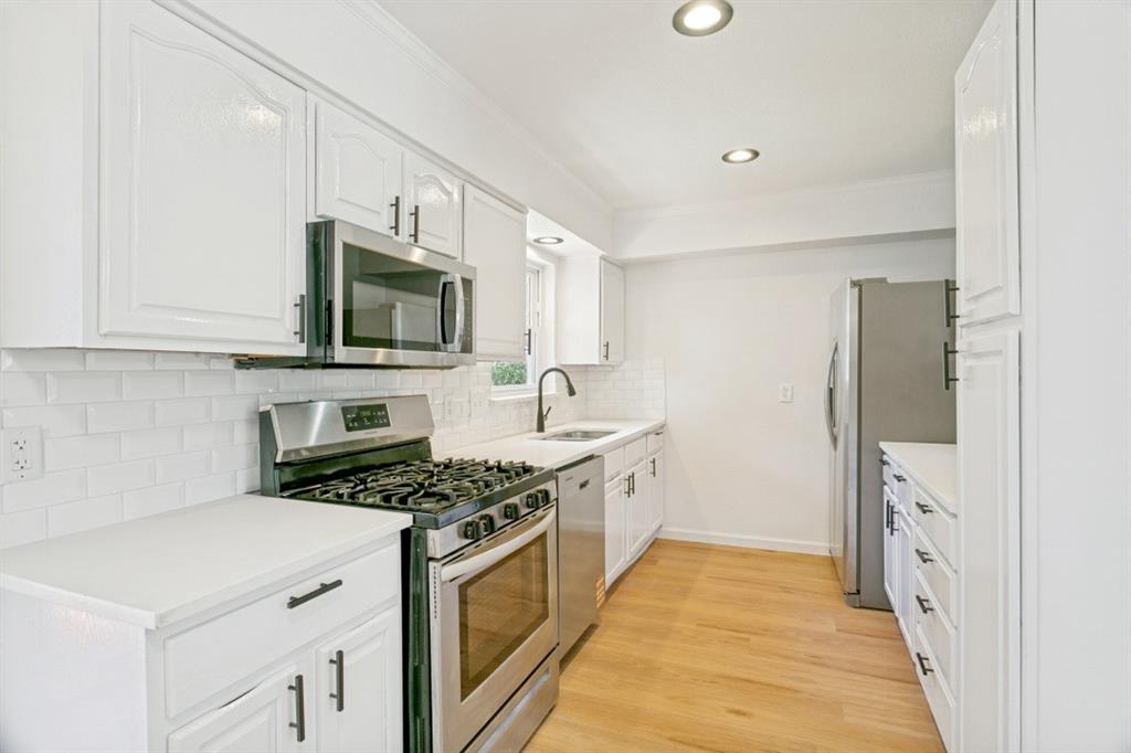 748 Oak Drive