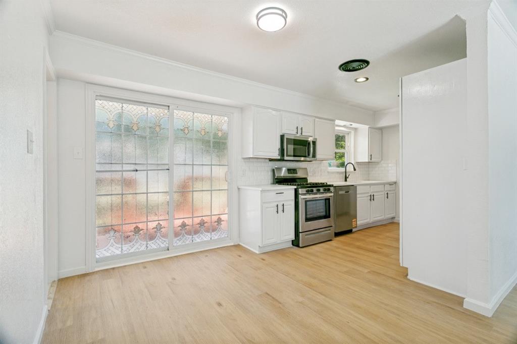 748 Oak Drive