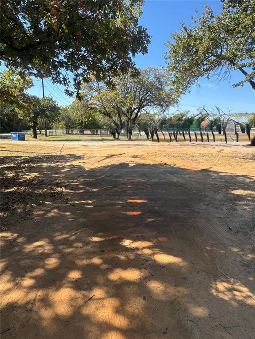 Gorgeous 0.53 acre lot located in a peaceful and fast growing area of Burleson. The perfect canvas to build your dream home and enjoy a quiet country lifestyle just minutes from city conveniences.