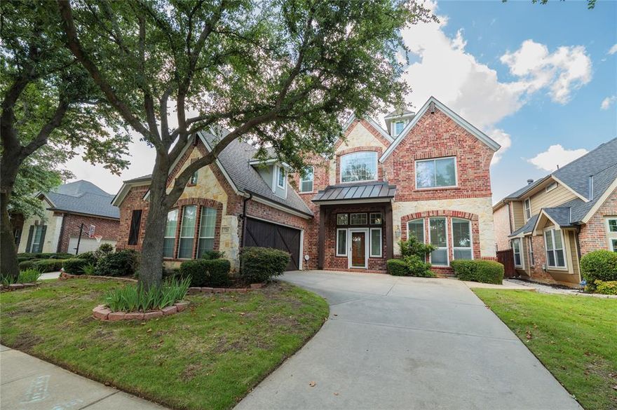 Stunning 5-bedroom home nestled in the highly sought-after Navarro neighborhood of Lantana! Located in a top-rated school district, this home offers the perfect setting for families, with a safe and welcoming community atmosphere. The spacious interior features plantation shutters throughout, rich hardwood floors in all bedrooms, and a gourmet kitchen with granite countertops, a gas cooktop, and ample cabinet space.
Enjoy multiple living and entertaining spaces, including a large game room with built-ins and an open-concept layout filled with natural light. The primary suite offers a spa-like retreat with a jetted shower and walk-in closet. Step outside to a private backyard oasis complete with a heated saltwater pool, spa, and stamped concrete patio—ideal for relaxing or entertaining year-round. Upgrades: New roof and hardwood flooring - 2024.
Just minutes from golf, tennis courts, parks, and scenic trails. This home truly has it all—don’t miss your chance to make it yours!