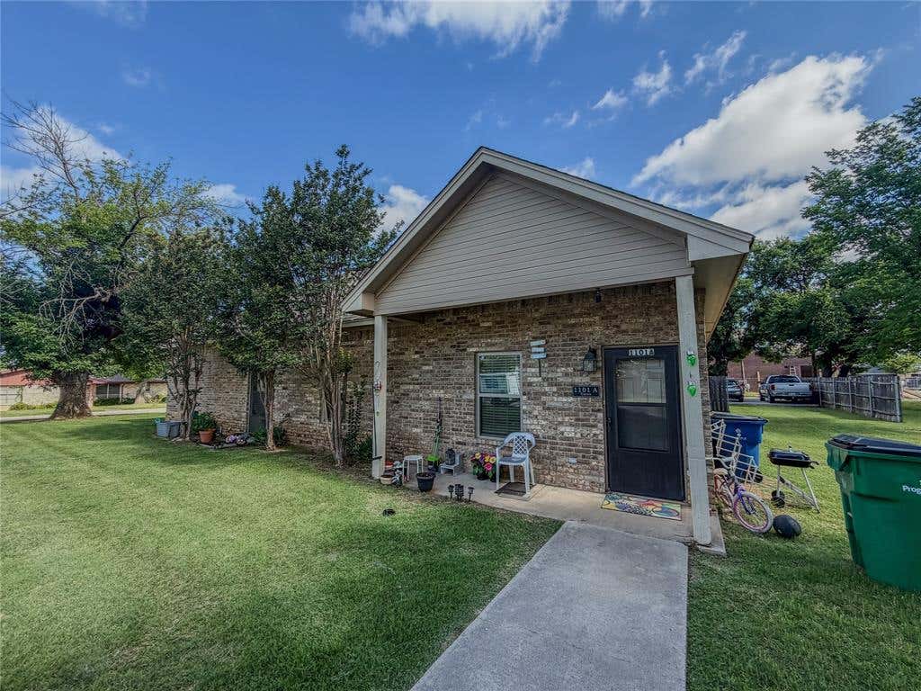 Photo of 1101 Cates Street, Bridgeport, TX 76426 (MLS # 21297498)